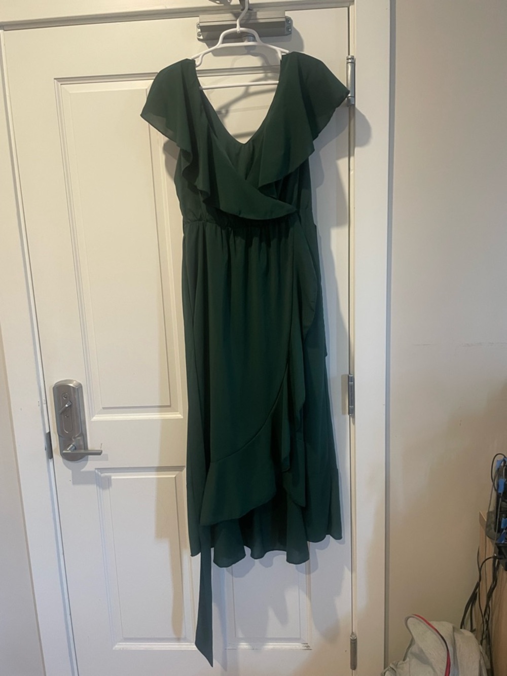 Flutter Sleeve Wrap Midi Dress in Forest Green size large.